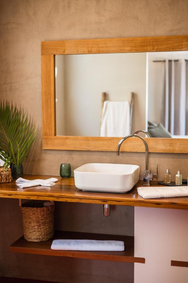 Karibuni Boutique Hotel (Adults Only) Куль-де-Сак Экстерьер фото